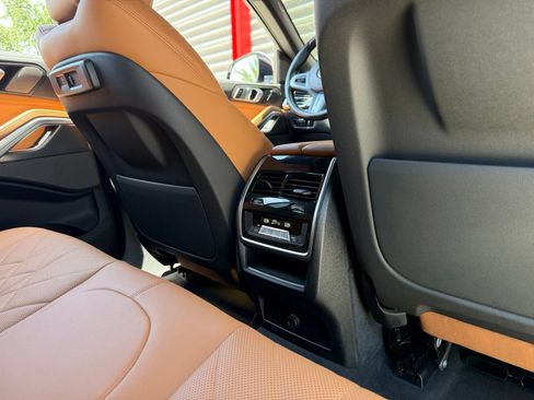 Used 2023 BMW X6 xDrive40i w/ M Sport Package AWD/4WD image 36