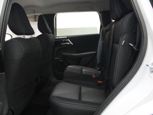 New 2026 Mitsubishi Outlander ES image 19