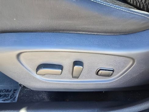 Used 2019 Nissan Rogue SV image 16