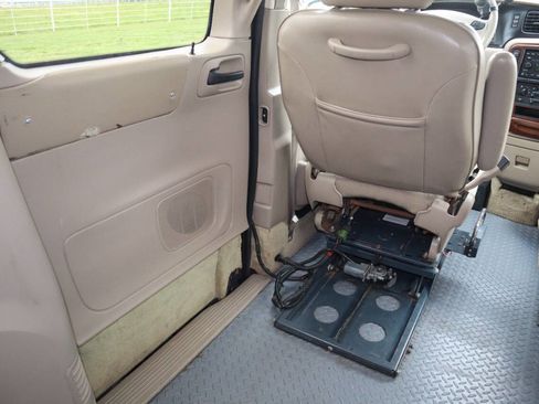 Used 2002 Ford Windstar SEL FWD image 29