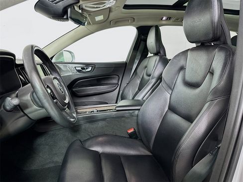 Used 2020 Volvo XC60 T5 Inscription w/ Protection Package Premier image 8