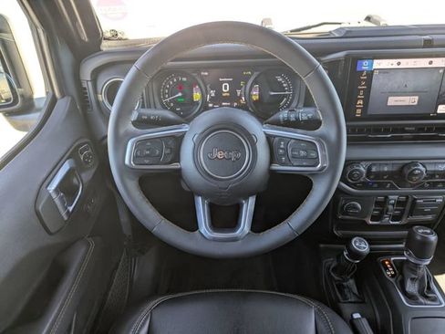 Used 2024 Jeep Wrangler Unlimited Sahara w/ Safety Group AWD/4WD image 31