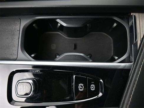 Used 2022 Volvo XC60 B6 Inscription w/ Advanced Package image 10