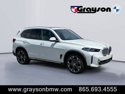 New 2026 BMW X5 xDrive40i AWD/4WD image 1