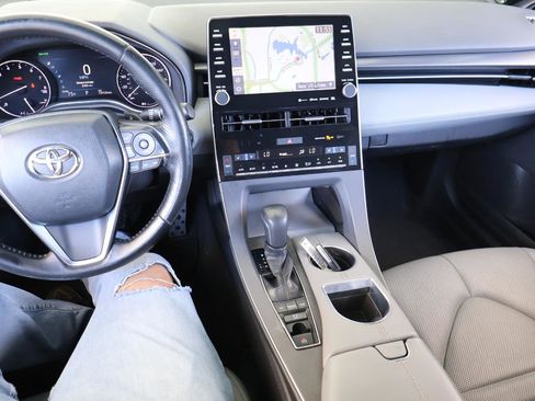 Used 2019 Toyota Avalon Touring FWD image 44