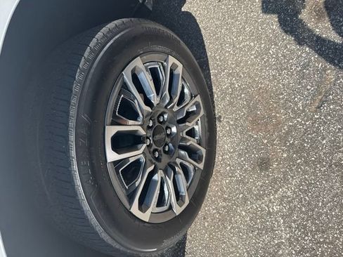 Certified 2024 GMC Yukon XL Denali Ultimate AWD/4WD image 18