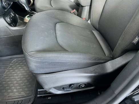 Used 2016 Jeep Renegade Latitude w/ Popular Equipment Group AWD/4WD image 21
