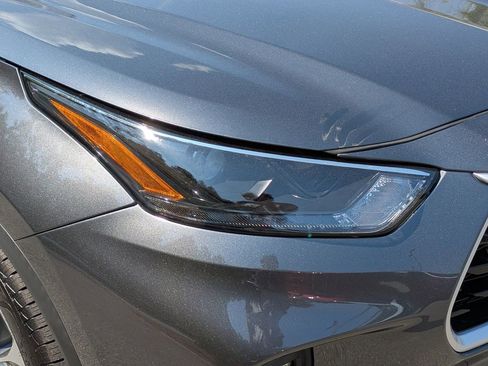 Used 2024 Toyota Highlander XLE FWD image 10