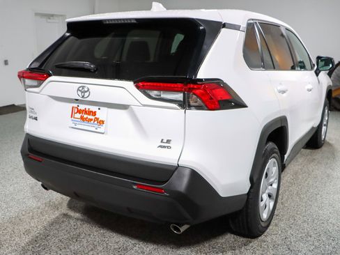 Used 2024 Toyota RAV4 LE AWD/4WD image 7