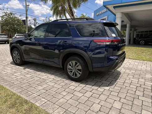 Used 2025 Nissan Pathfinder SV FWD image 34