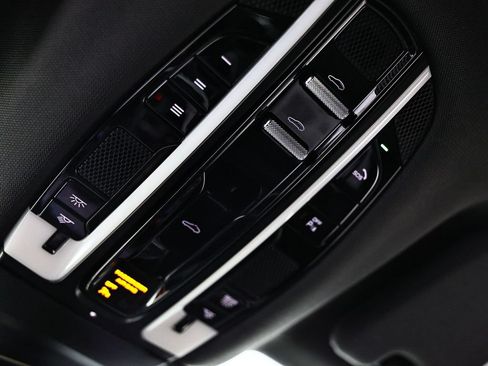 Used 2022 Porsche Panamera image 43