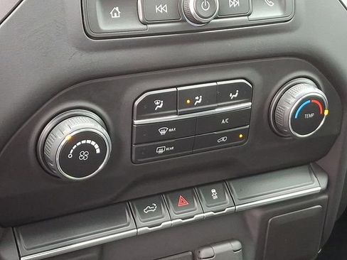 Used 2020 Chevrolet Silverado 1500 Custom w/ Custom Value Package image 19