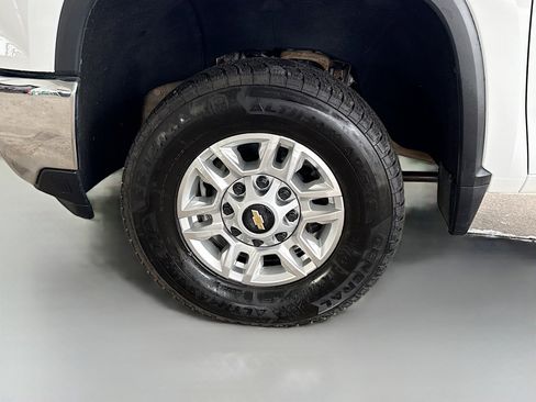 Used 2024 Chevrolet Silverado 2500 LT image 37