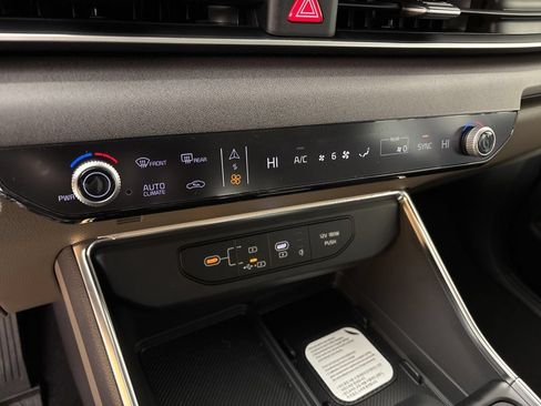 New 2026 Kia Carnival EX FWD image 30