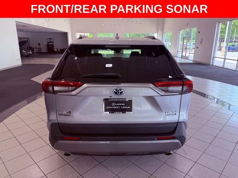 Used 2020 Toyota RAV4 Limited AWD/4WD image 6