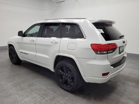 Used 2015 Jeep Grand Cherokee Altitude image 3