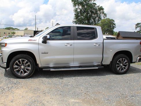 Used 2019 Chevrolet Silverado 1500 LT w/ Texas Edition AWD/4WD image 2