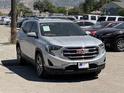 Used 2019 GMC Terrain SLT image 2