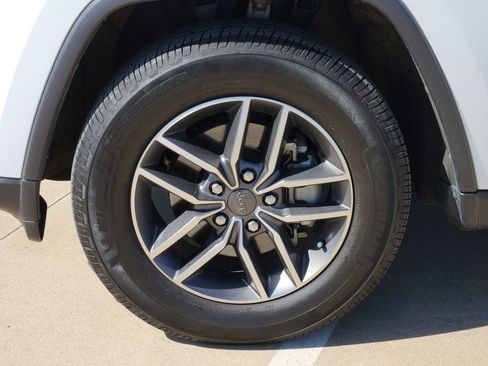 Used 2020 Jeep Grand Cherokee Limited w/ Premium Lighting Group image 18