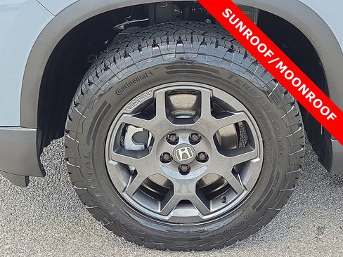 Used 2025 Honda Pilot TrailSport image 7