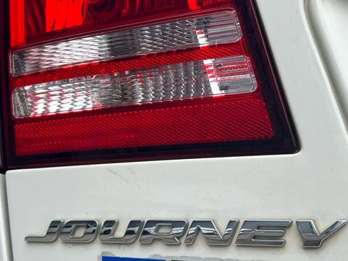 Used 2020 Dodge Journey SE w/ Blacktop Package image 15