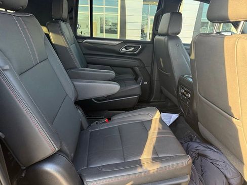 Used 2023 Chevrolet Suburban RST w/ Luxury Package image 14