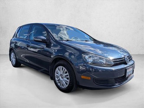 Used 2014 Volkswagen Golf 4-Door image 3