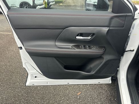 New 2026 Nissan Kicks SR w/ SR Premium Package image 10