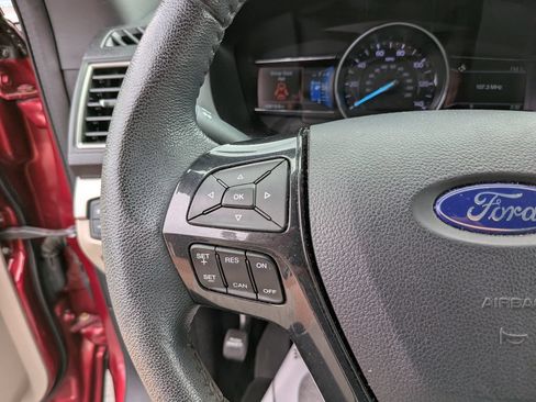 Certified 2019 Ford Explorer XLT w/ Equipment Group 201A FWD image 25