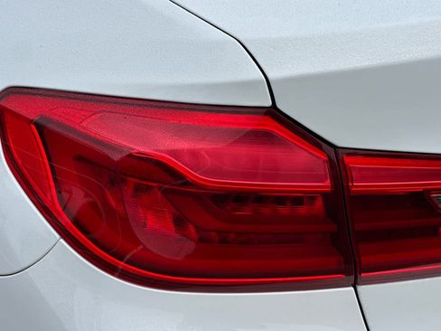 Used 2018 BMW 530e image 14