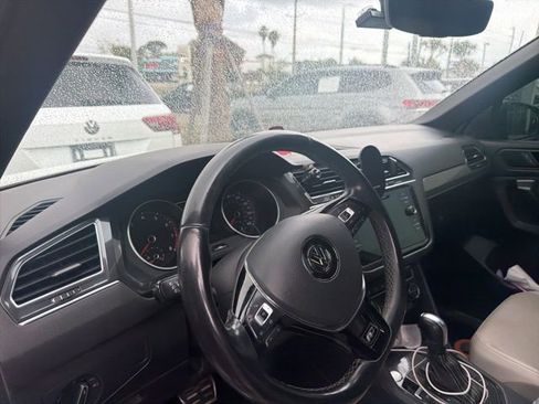 Used 2021 Volkswagen Tiguan SE R-Line image 23