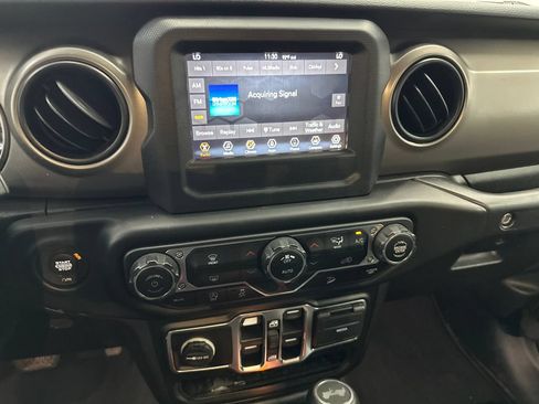 Used 2020 Jeep Wrangler Unlimited Sport AWD/4WD image 27