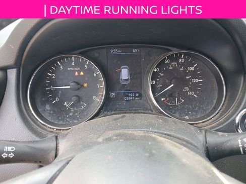 Used 2018 Nissan Rogue SV image 12