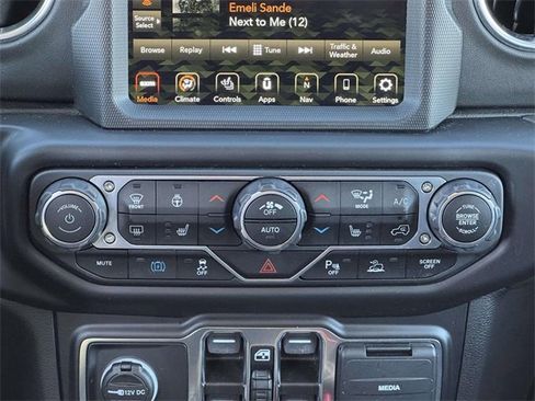 Used 2022 Jeep Wrangler Unlimited Sahara w/ Cold Weather Group image 5