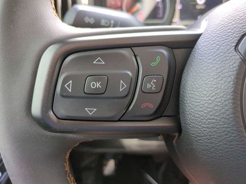 Used 2024 Jeep Gladiator Sport AWD/4WD image 23