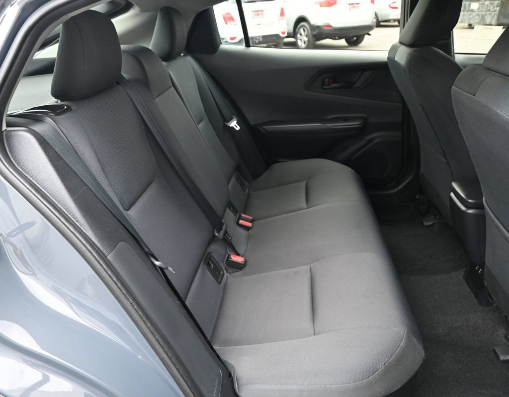 Used 2025 Toyota Prius LE FWD image 18