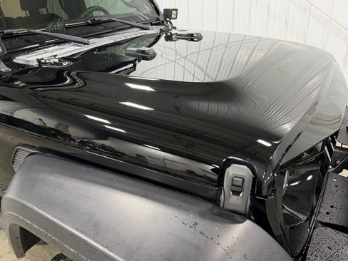 Used 2021 Jeep Wrangler Unlimited Willys image 9