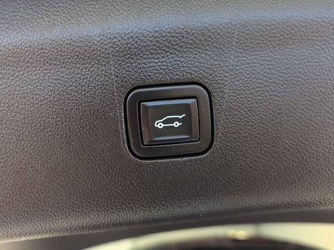 Certified 2023 Buick Enclave Avenir image 38