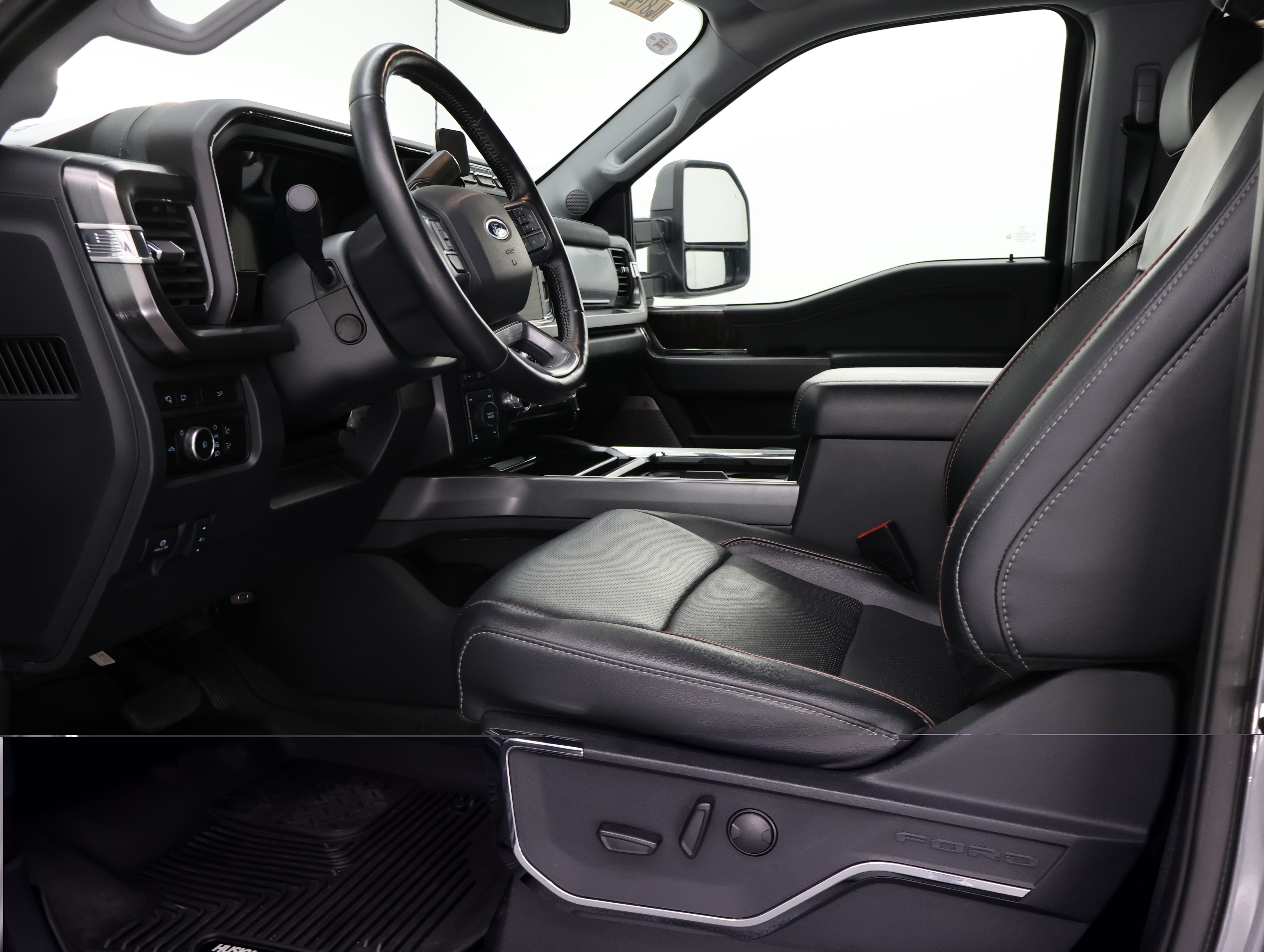 Used 2023 Ford F350 Lariat w/ Sport Appearance Package AWD/4WD image 8