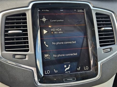 Used 2018 Volvo XC90 T6 Momentum w/ Convenience Package image 18