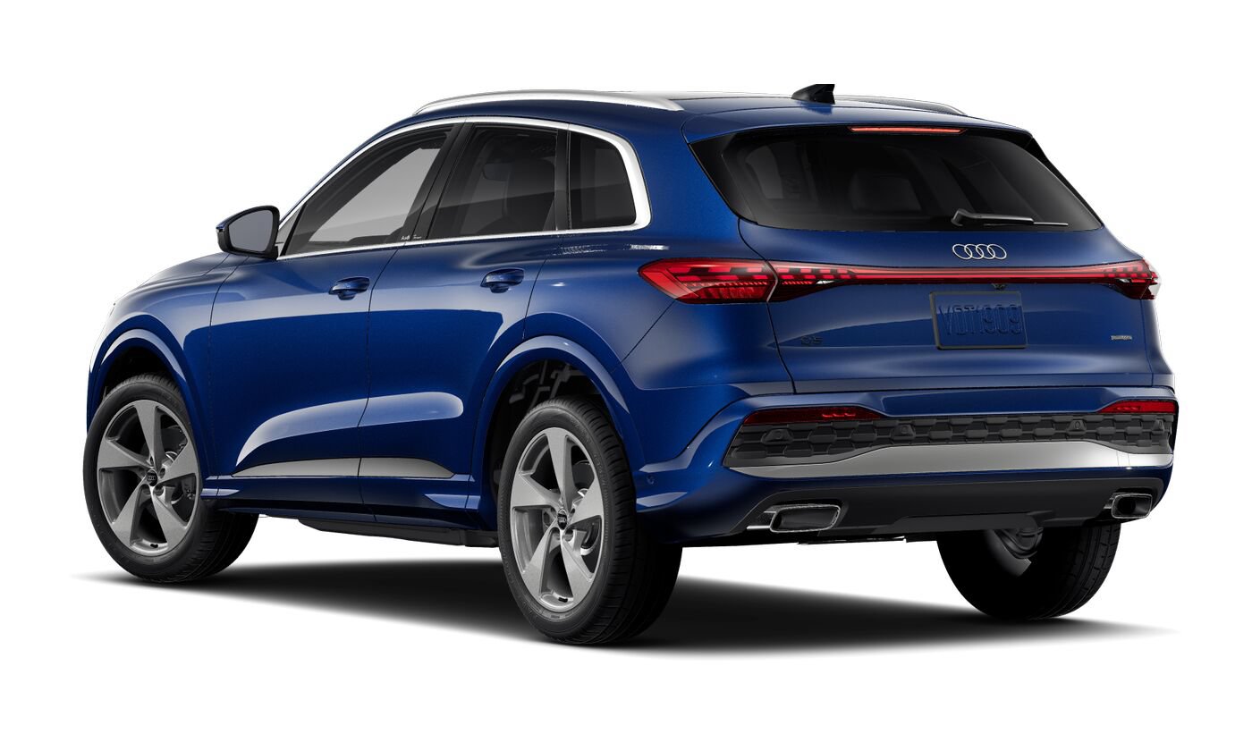 Certified 2025 Audi Q5 Premium AWD/4WD image 2