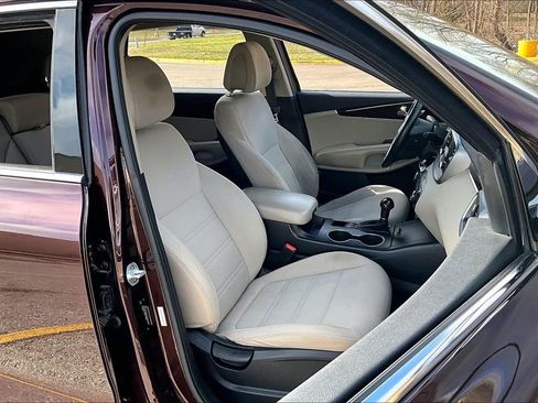 Used 2016 Kia Sorento LX w/ LX Convenience Package image 7