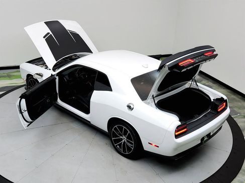 Used 2018 Dodge Challenger R/T Scat Pack RWD image 35