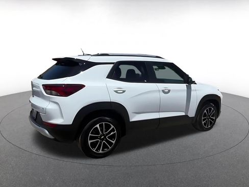 Used 2025 Chevrolet Blazer LT FWD image 12