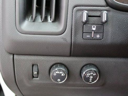 Used 2021 Chevrolet Colorado ZR2 image 13