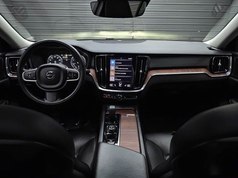 Used 2022 Volvo S60 B5 Inscription FWD image 11