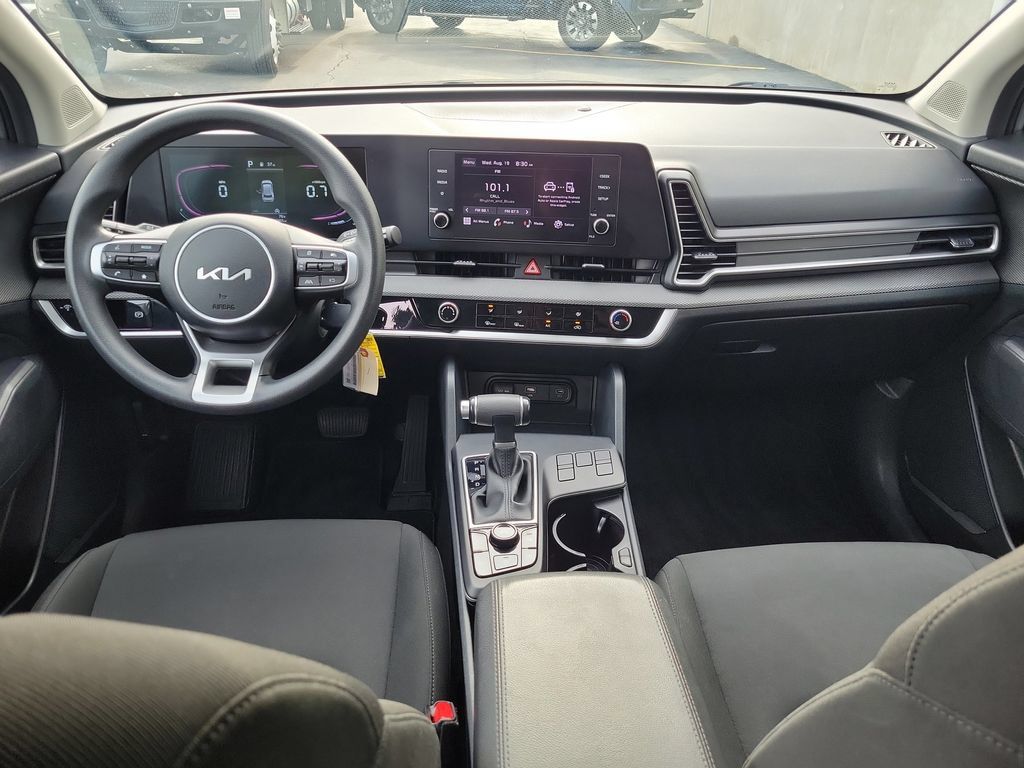 Used 2024 Kia Sportage LX FWD image 12
