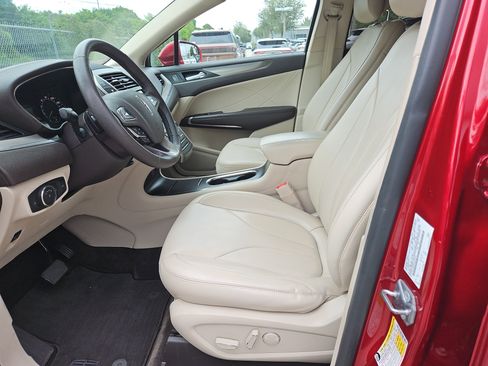 Used 2017 Lincoln MKC Premiere image 13