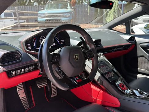Used 2021 Lamborghini Huracan EVO RWD image 19