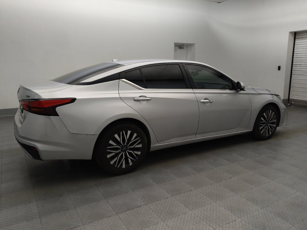 Used 2023 Nissan Altima 2.5 SV FWD image 10